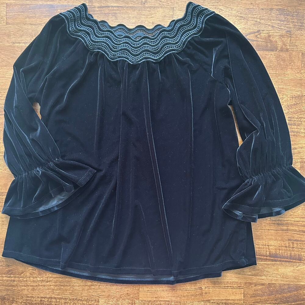 Rafaella Studio Black Velvet Blouse Witchy Goth Scalloped Neckline flare sleeve - Picture 2 of 13